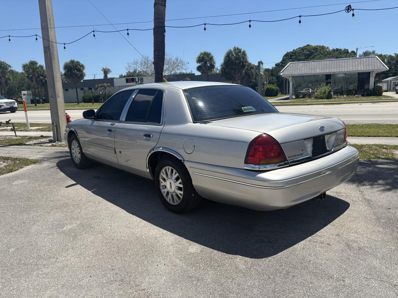 2003 Ford Crown Victoria LX