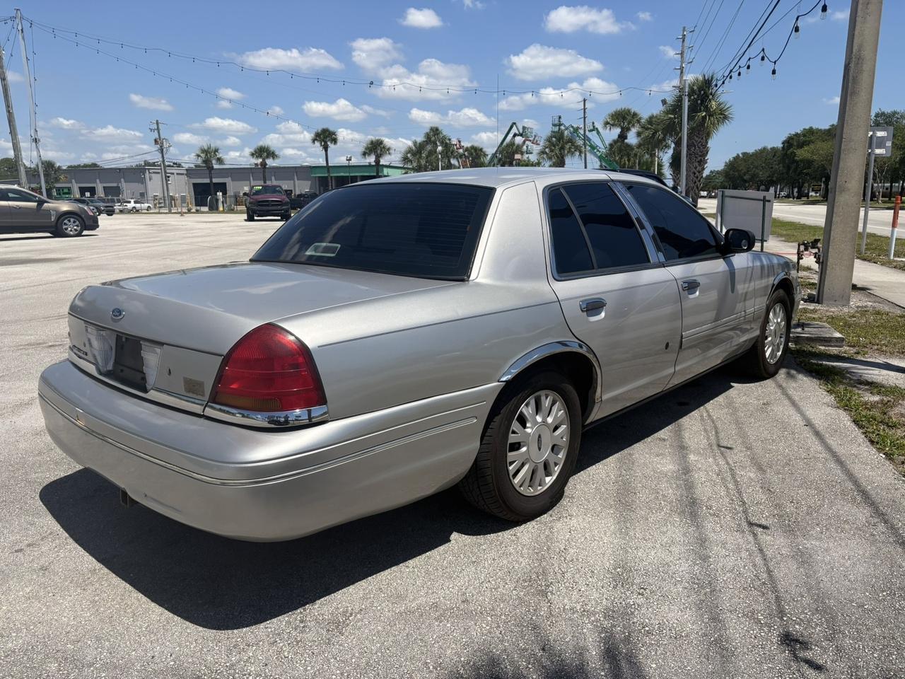 2003 Ford Crown Victoria LX