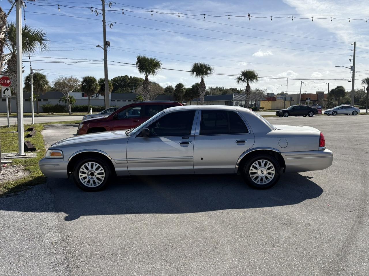 2003 Ford Crown Victoria LX