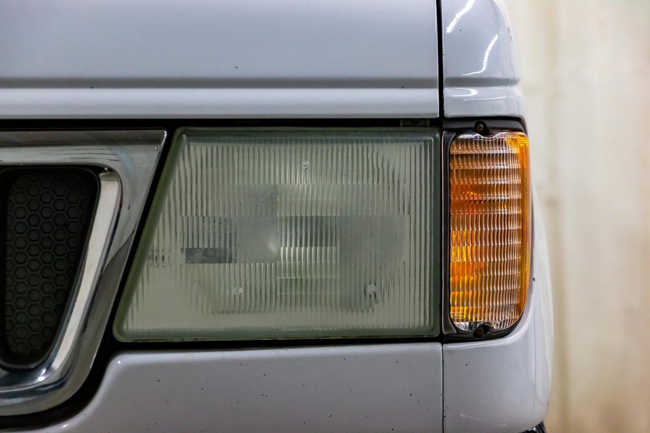 2003 Ford E-350 XLT 15 Passenger Red Deer AB