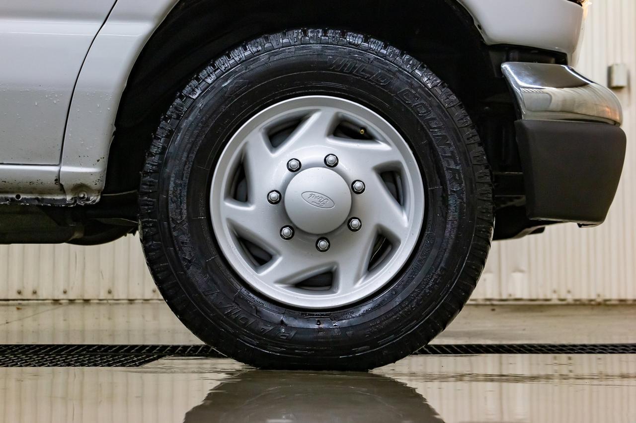 2003 Ford E-350 XLT 15 Passenger Red Deer AB