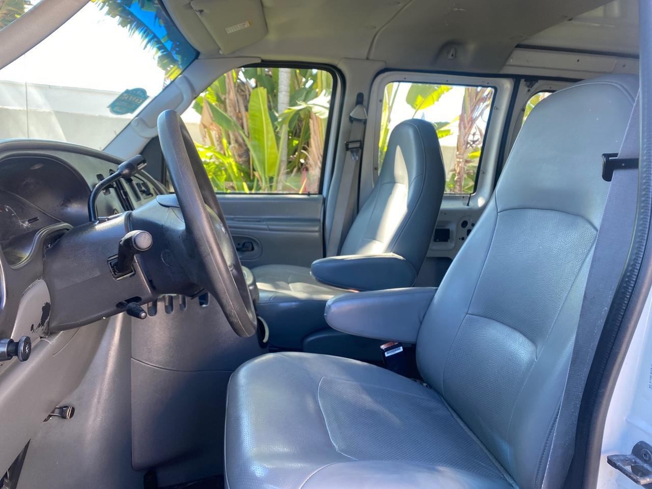 2003 Ford Econoline Cargo Van E 250 SUPER CARGO LOW MILES 67,419 Pompano Beach FL