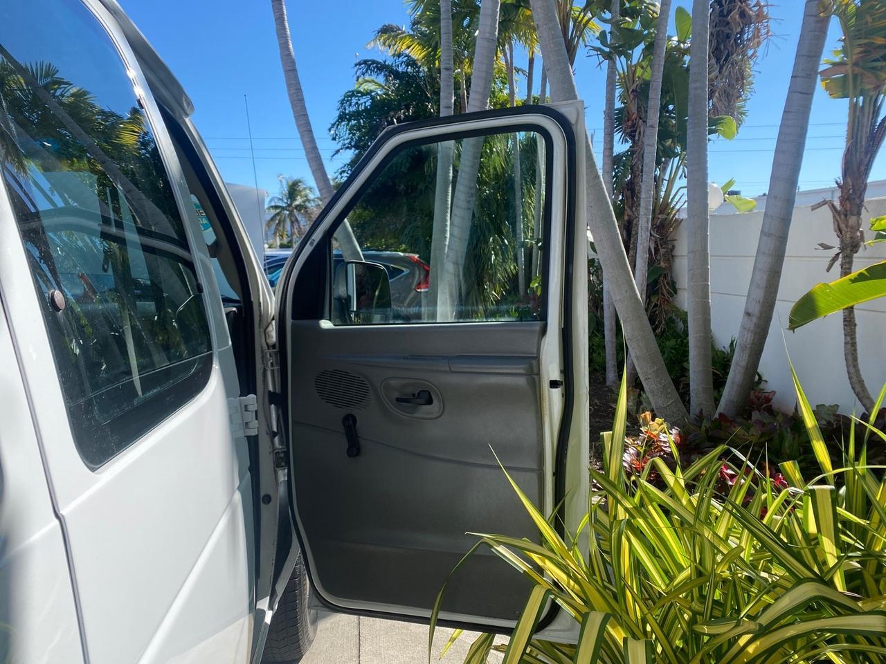 2003 Ford Econoline Cargo Van E 250 SUPER CARGO LOW MILES 67,419 Pompano Beach FL