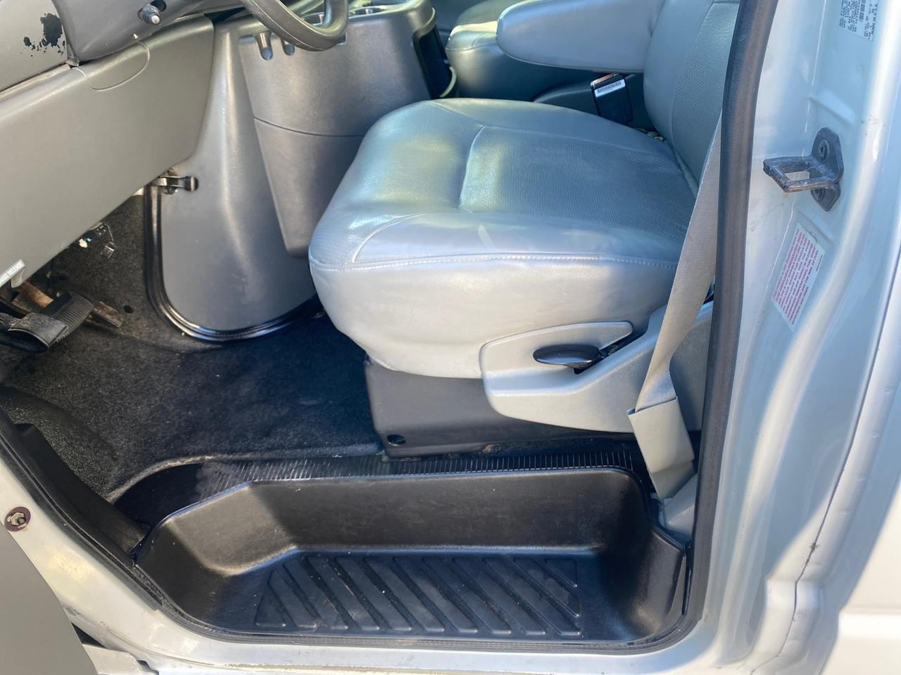 2003 Ford Econoline Cargo Van E 250 SUPER CARGO LOW MILES 67,419 Pompano Beach FL