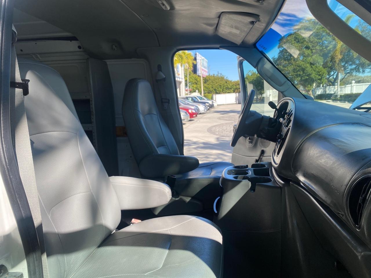 2003 Ford Econoline Cargo Van E 250 SUPER CARGO LOW MILES 67,419 Pompano Beach FL