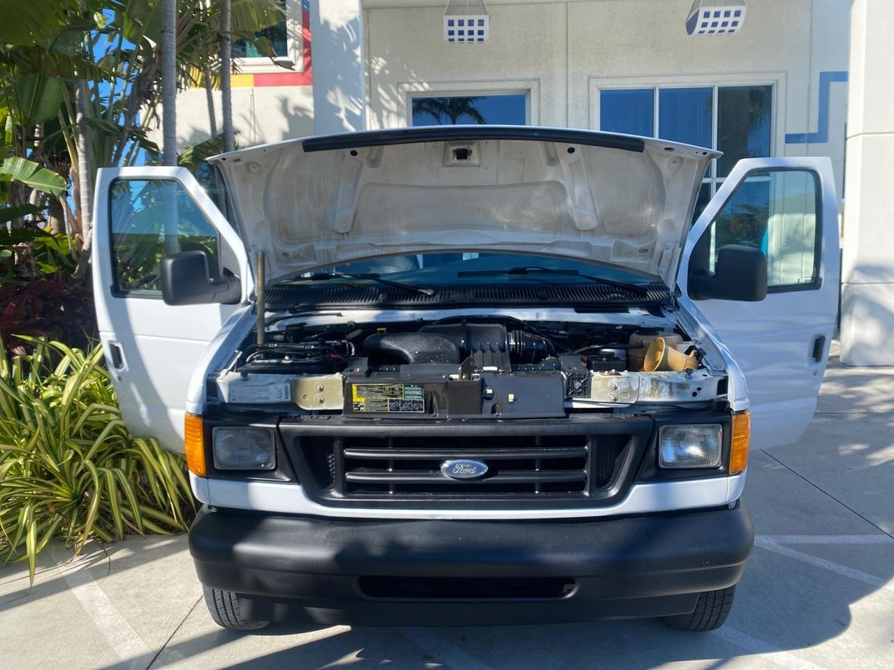2003 Ford Econoline Cargo Van E 250 SUPER CARGO LOW MILES 67,419 Pompano Beach FL