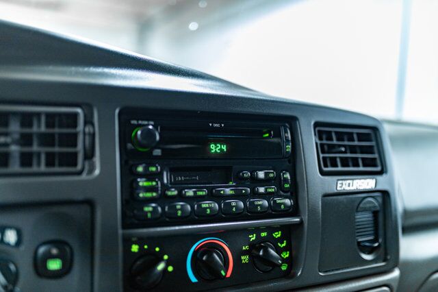 2003 Ford Excursion 4X4 XLT PSeat 3rd Row Red Deer AB