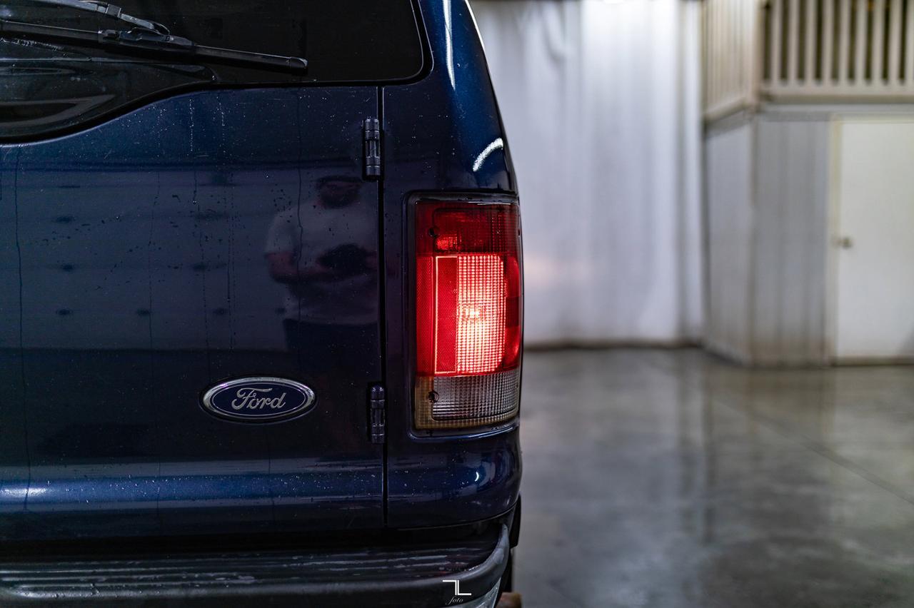 2003 Ford Excursion 4x4 XLT PSeat Winch Red Deer AB