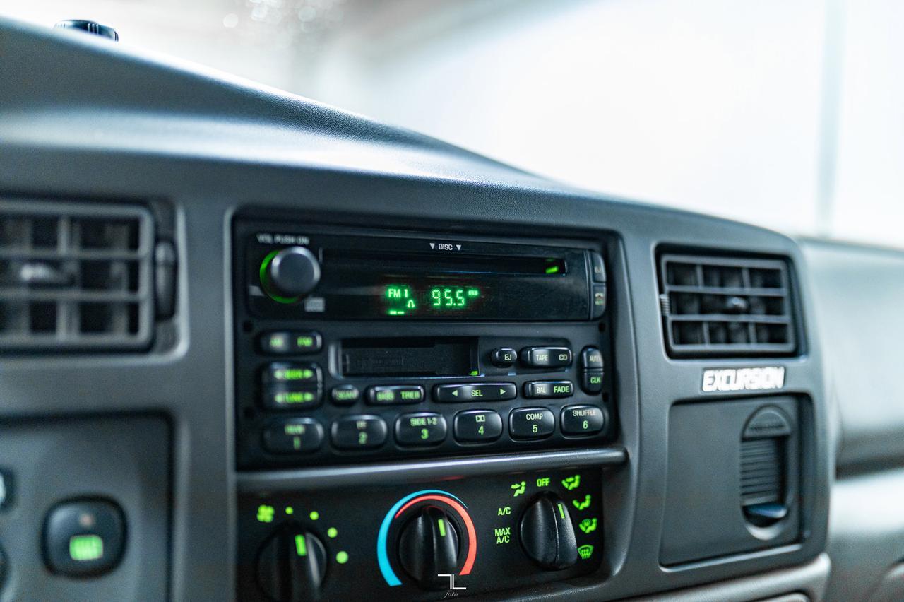 2003 Ford Excursion 4x4 XLT PSeat Winch Red Deer AB