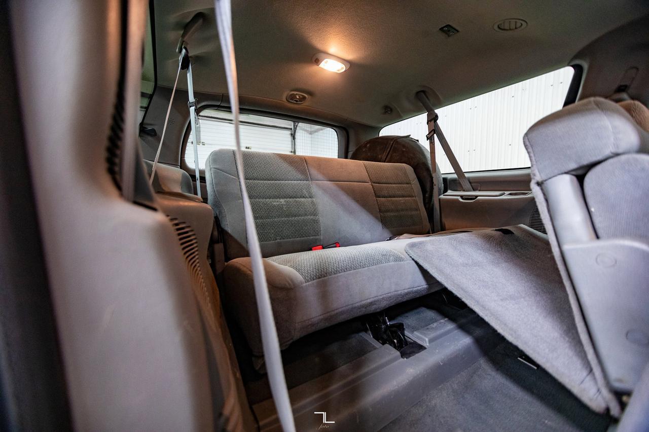 2003 Ford Excursion 4x4 XLT PSeat Winch Red Deer AB