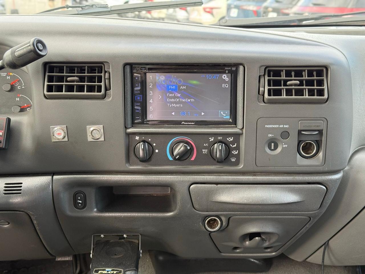 2003 Ford F-350SD Lariat Crestwood KY