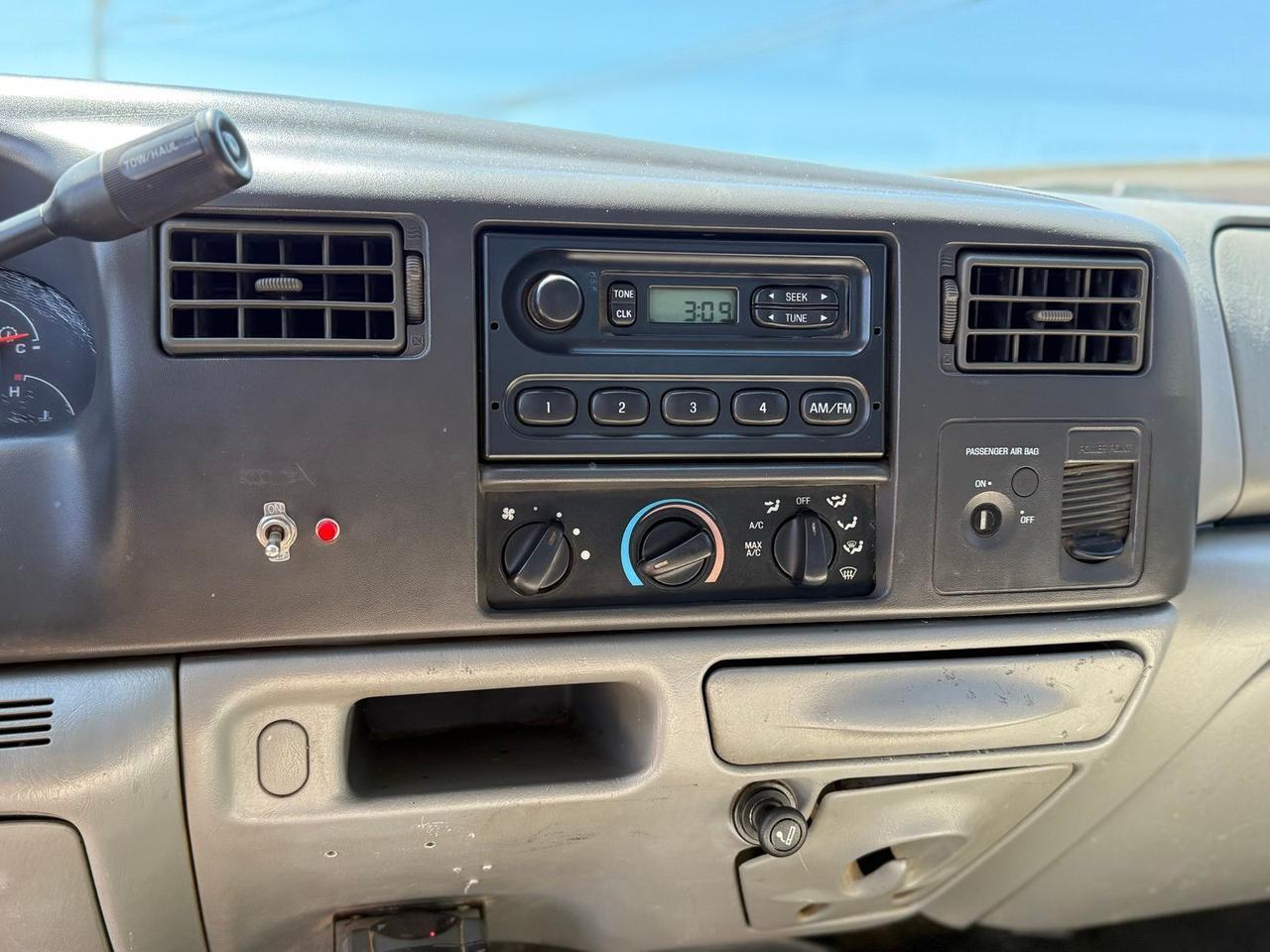 2003 Ford F-450SD XL Crestwood KY
