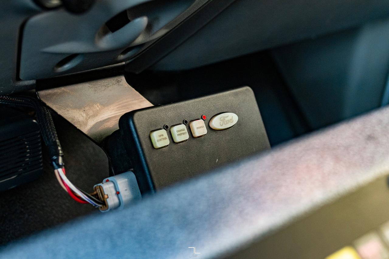 2003 Ford F-550 4x4 Crew Cab XL Service Body Diesel Red Deer AB