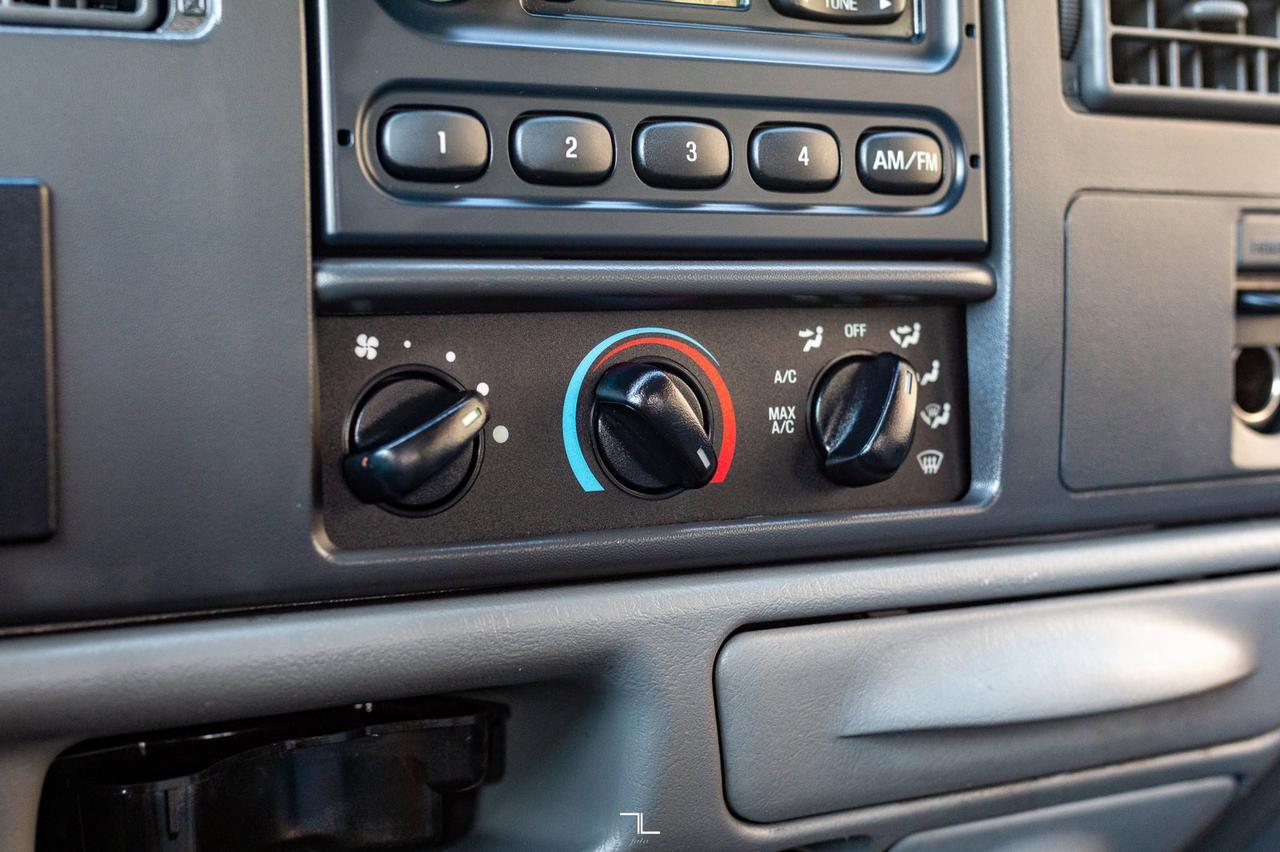 2003 Ford F-550 4x4 Crew Cab XL Service Body Diesel Red Deer AB