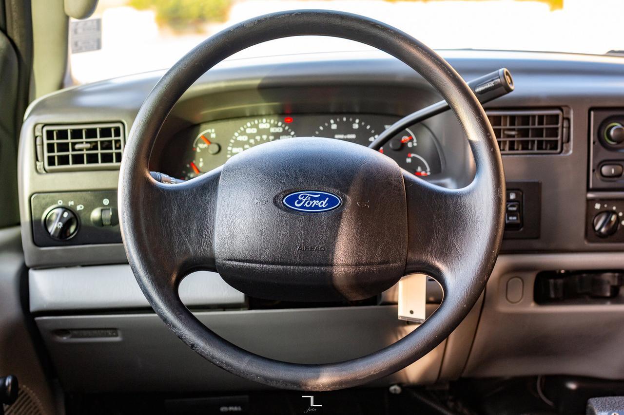 2003 Ford F-550 4x4 Crew Cab XL Service Body Diesel Red Deer AB