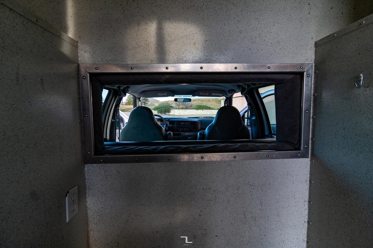 2003 Ford F-550 4x4 Crew Cab XL Service Body Diesel Red Deer AB