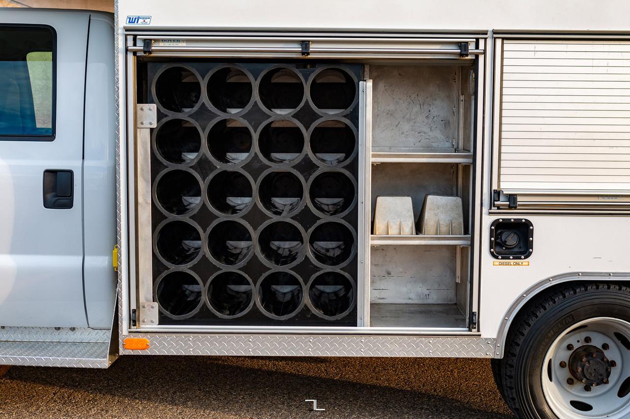 2003 Ford F-550 4x4 Crew Cab XL Service Body Diesel Red Deer AB