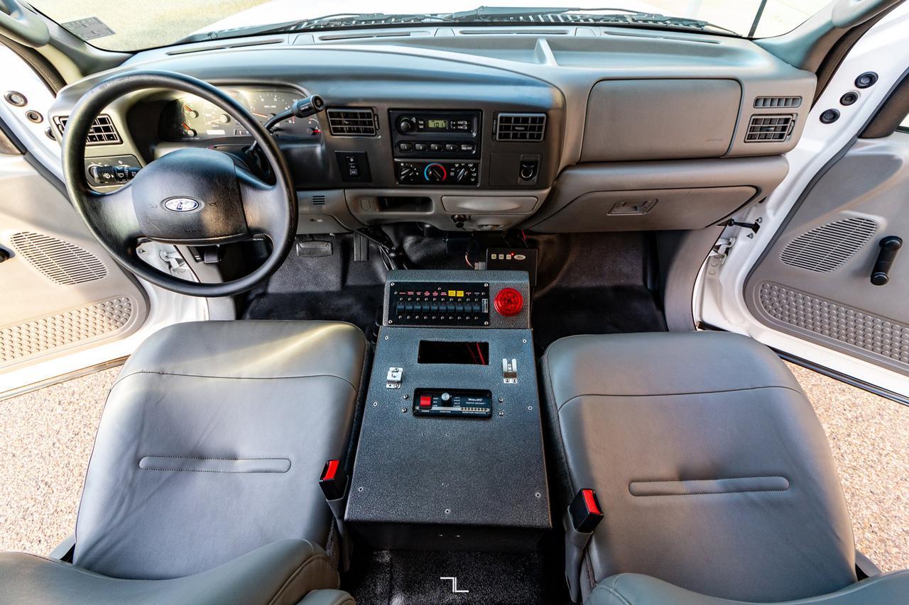 2003 Ford F-550 4x4 Crew Cab XL Service Body Diesel Red Deer AB