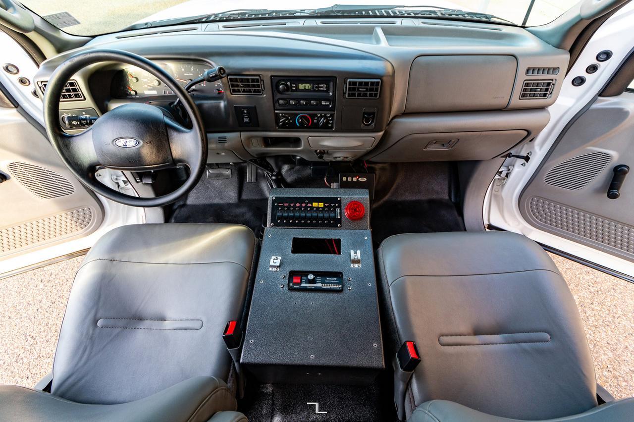 2003 Ford F-550 4x4 Crew Cab XL Service Body Diesel Red Deer AB