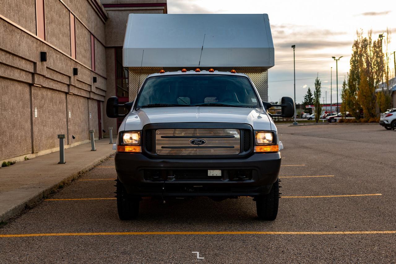 2003 Ford F-550 4x4 Crew Cab XL Service Body Diesel Red Deer AB