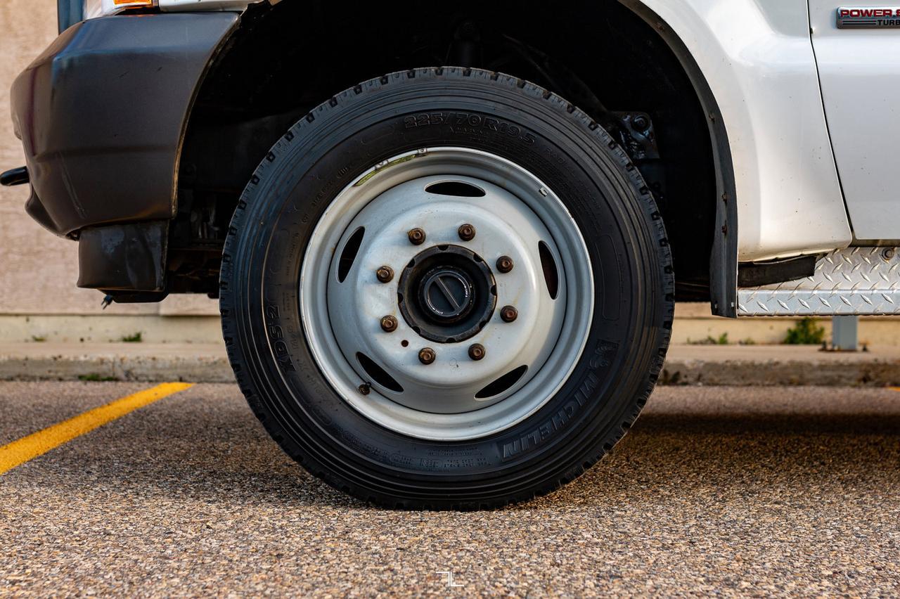 2003 Ford F-550 4x4 Crew Cab XL Service Body Diesel Red Deer AB