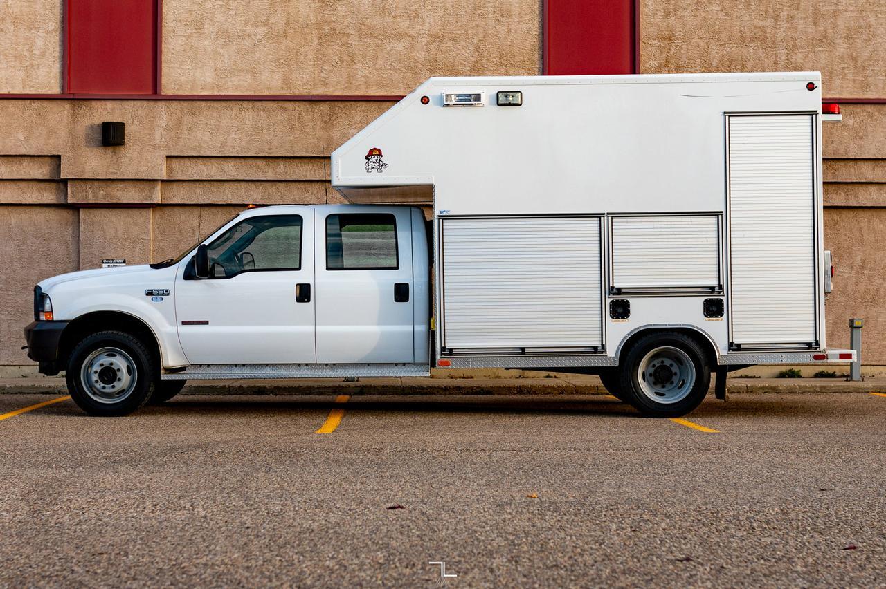 2003 Ford F-550 4x4 Crew Cab XL Service Body Diesel Red Deer AB