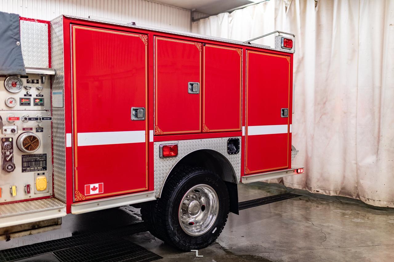 2003 Ford F-550 4x4 Crew Cab XLT Brush Rescue Firetruck Diesel Manual Red Deer AB