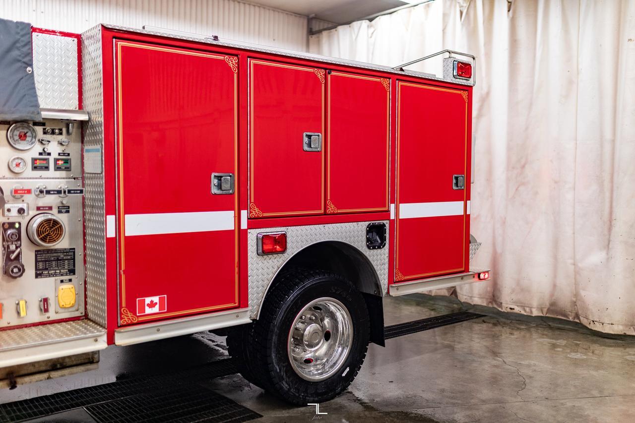 2003 Ford F-550 4x4 Crew Cab XLT Brush Rescue Firetruck Diesel Manual Red Deer AB