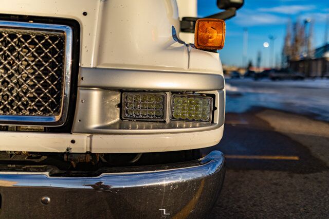 2003 GMC C5500 24 Passenger 30 Ft.Van Diesel Red Deer AB