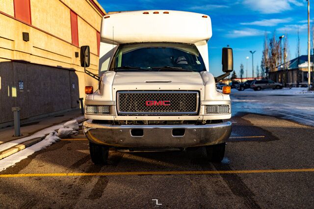 2003 GMC C5500 24 Passenger 30 Ft.Van Diesel Red Deer AB