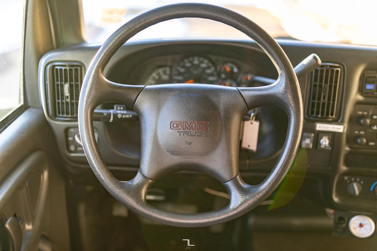 2003 GMC C5500 24 Passenger 30 Ft.Van Diesel Red Deer AB