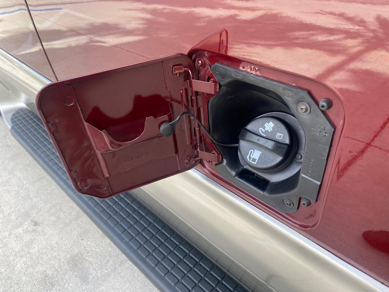 2003 GMC Safari Passenger LOW MILES 34,284 1 OWNER 8 PASSENGER Pompano Beach FL