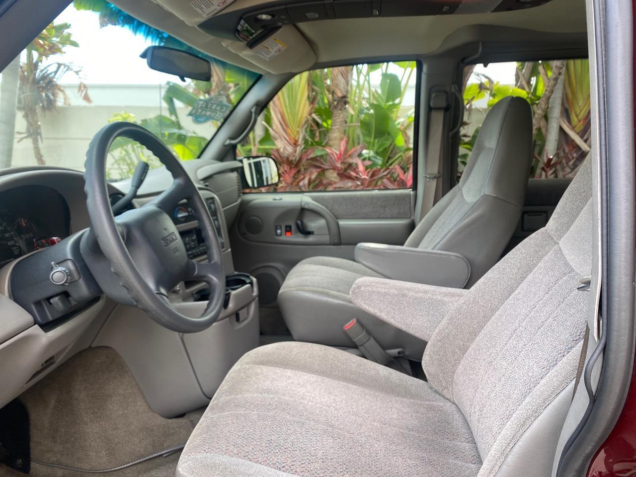 2003 GMC Safari Passenger LOW MILES 34,284 1 OWNER 8 PASSENGER Pompano Beach FL