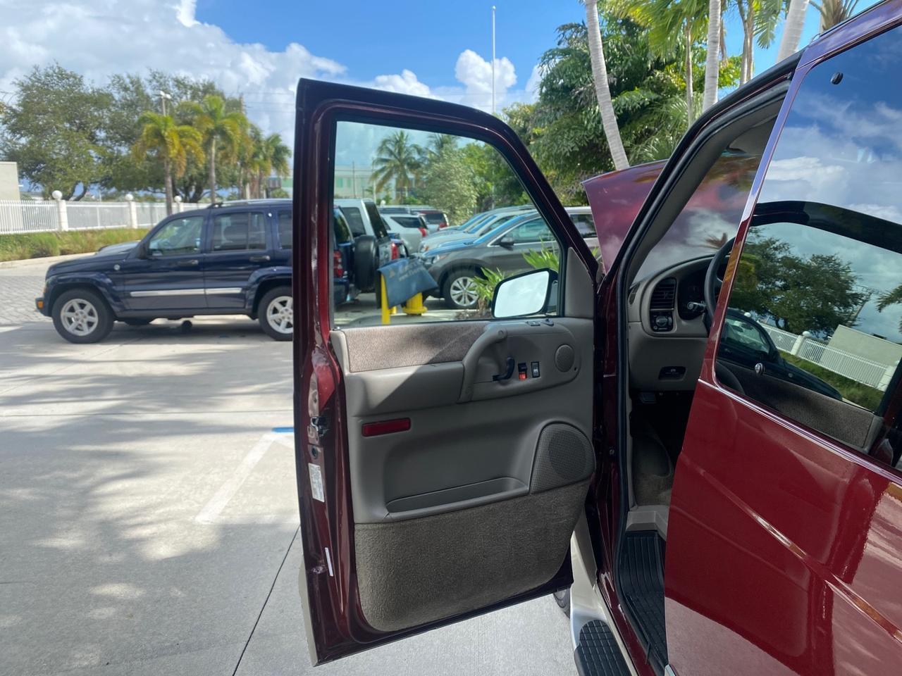 2003 GMC Safari Passenger LOW MILES 34,284 1 OWNER 8 PASSENGER Pompano Beach FL