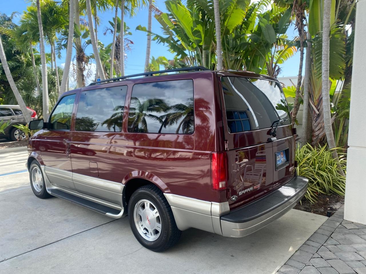 2003 GMC Safari Passenger LOW MILES 34,284 1 OWNER 8 PASSENGER Pompano Beach FL