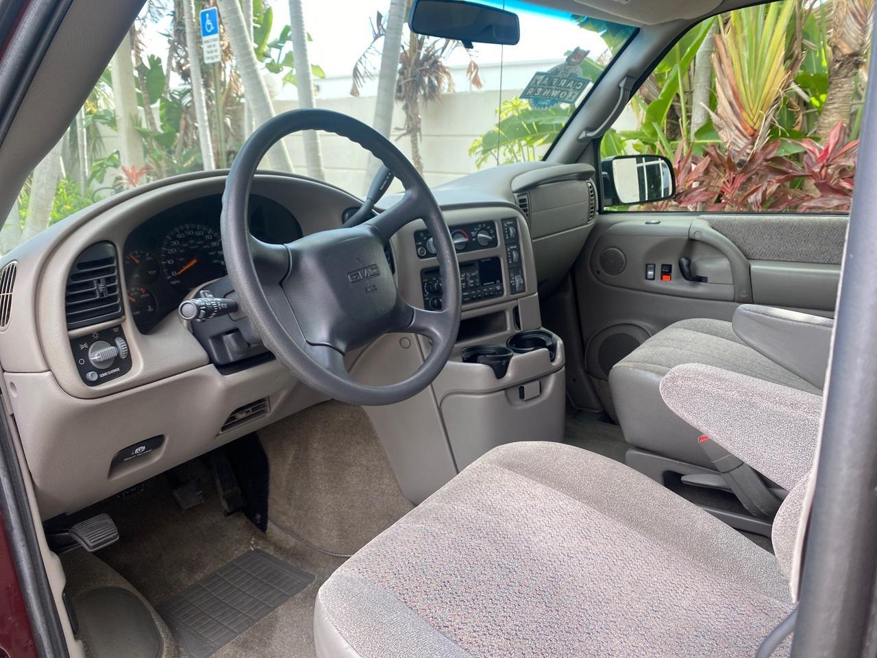 2003 GMC Safari Passenger LOW MILES 34,284 1 OWNER 8 PASSENGER Pompano Beach FL