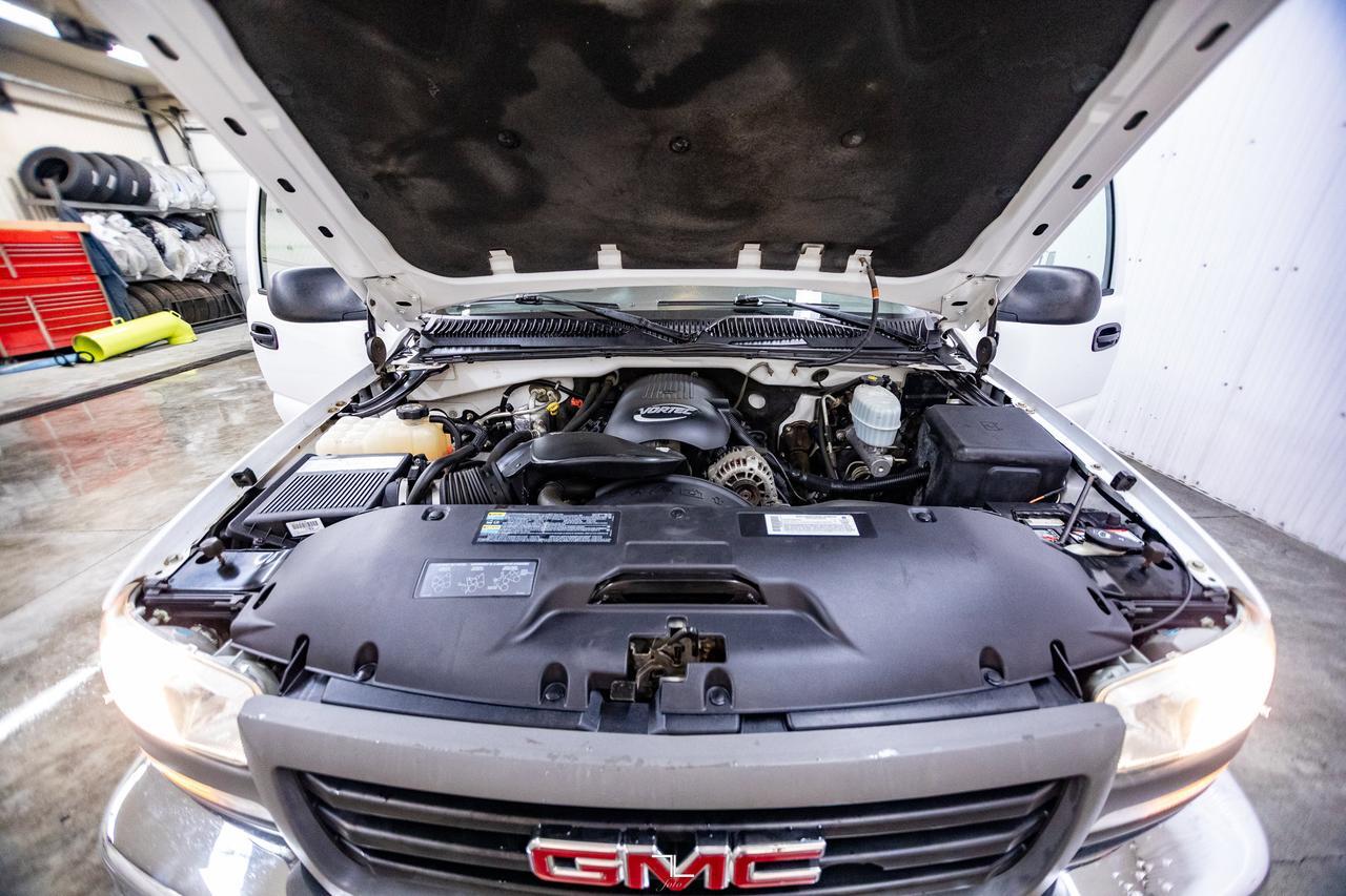 2003 GMC Sierra 2500 4x2 Reg Cab SL Red Deer AB