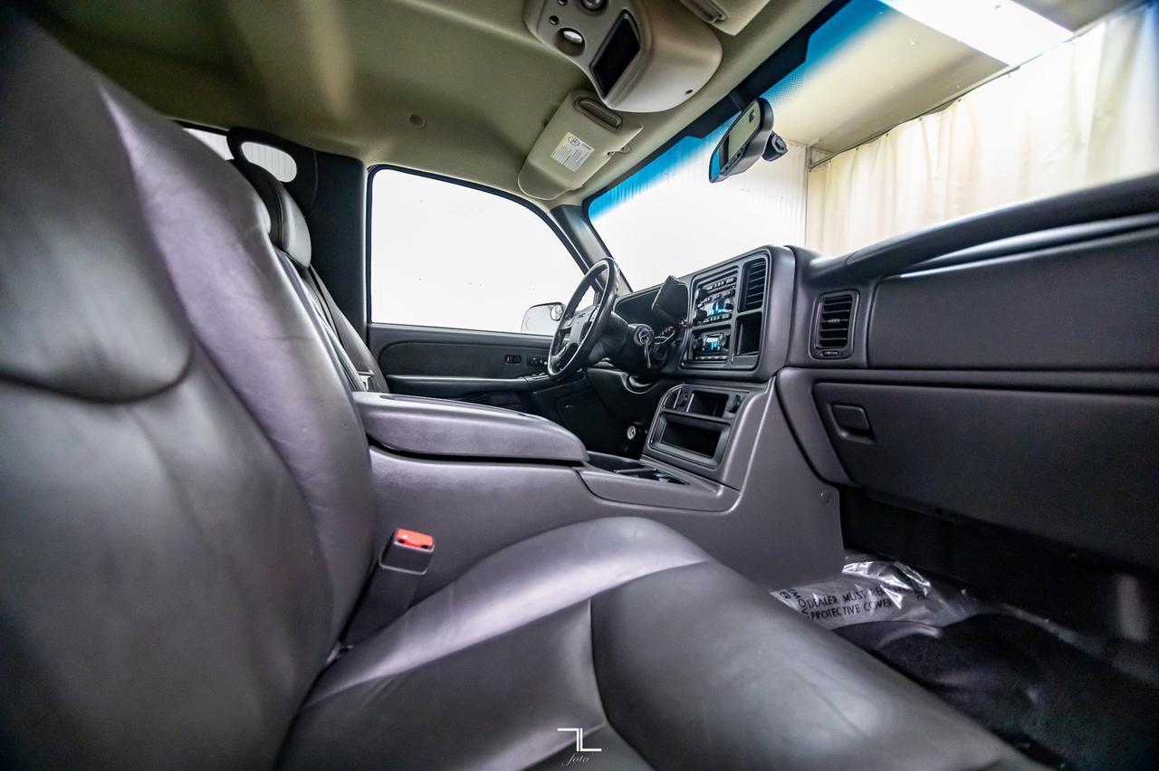 2003 GMC Sierra 3500 4x4 Crew Cab SLT Dually Deck Leather Red Deer AB