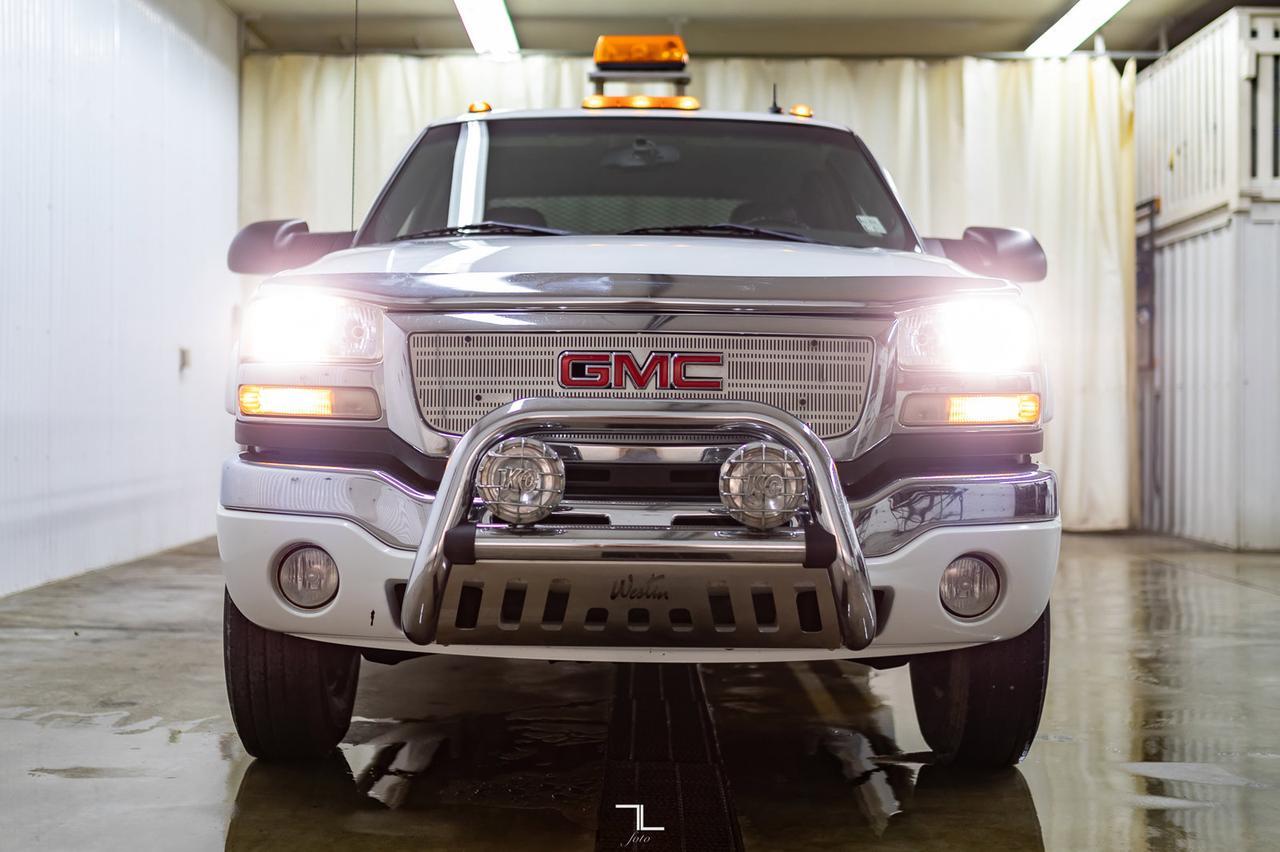 2003 GMC Sierra 3500 4x4 Crew Cab SLT Dually Deck Leather Red Deer AB