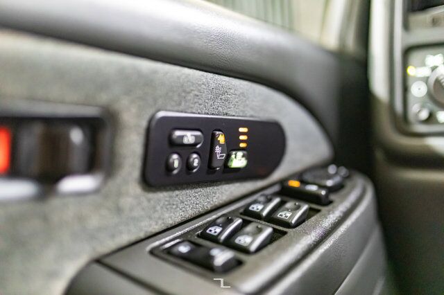 2003 GMC Sierra 3500 4x4 Crew Cab SLT Dually Deck Leather Red Deer AB