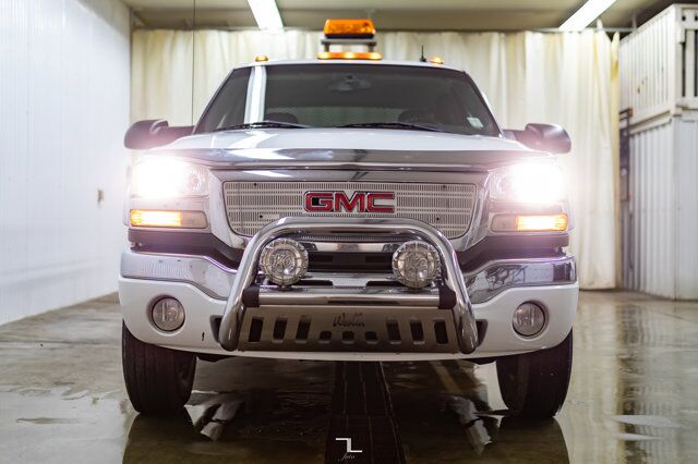 2003 GMC Sierra 3500 4x4 Crew Cab SLT Dually Deck Leather Red Deer AB