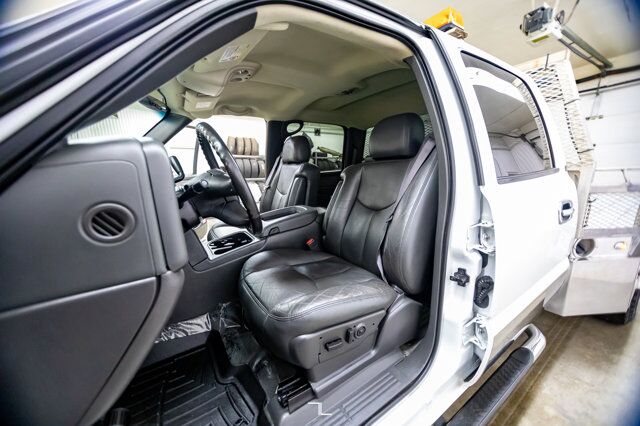 2003 GMC Sierra 3500 4x4 Crew Cab SLT Dually Deck Leather Red Deer AB