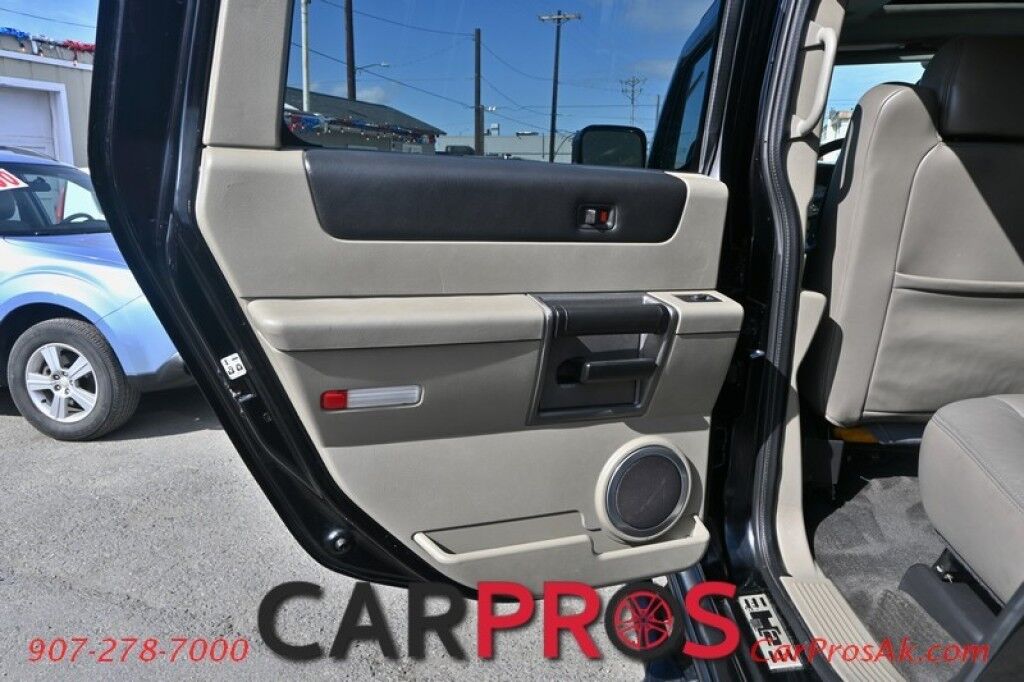 2003 HUMMER H2 - 6.0L V8 - Automatic - All Wheel Drive - Power Heated Front Leather Seats - 2nd Row Heated Seats - Keyless Entry - Sunroof - Tow Package Anchorage AK