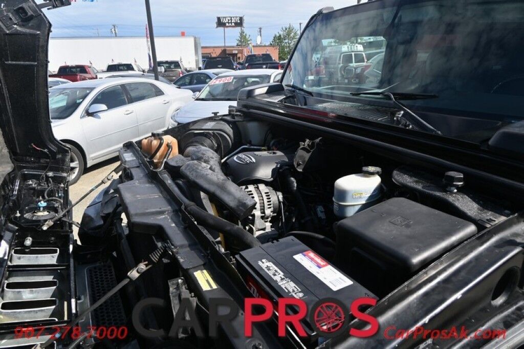 2003 HUMMER H2 - 6.0L V8 - Automatic - All Wheel Drive - Power Heated Front Leather Seats - 2nd Row Heated Seats - Keyless Entry - Sunroof - Tow Package Anchorage AK