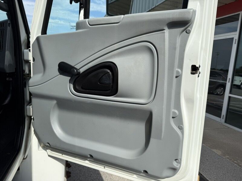 2003 International 430 24' Box Truck Collinsville OK