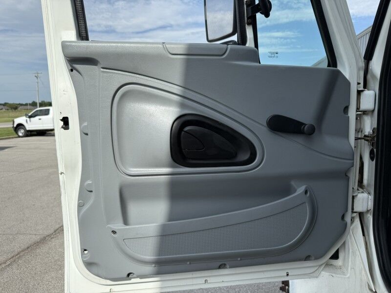 2003 International 430 Box Truck Collinsville OK