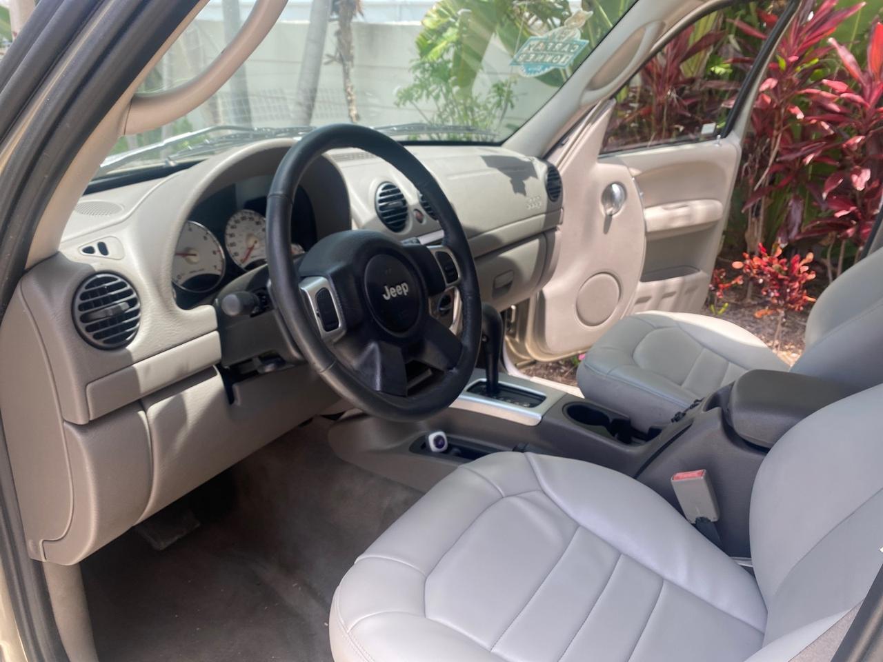 2003 Jeep Liberty Limited 1 OWNER LOW MILES 71,151 Pompano Beach FL