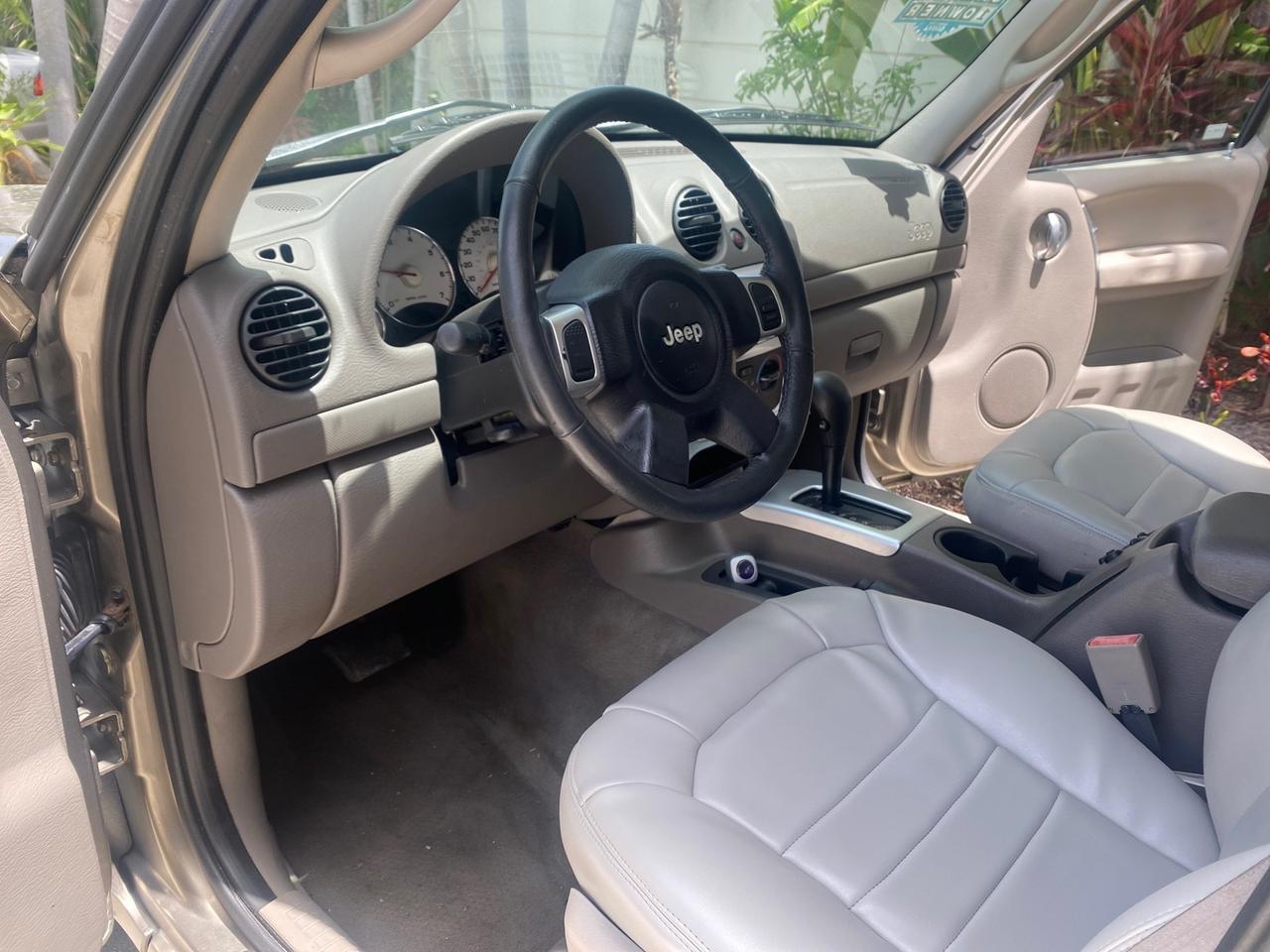 2003 Jeep Liberty Limited 1 OWNER LOW MILES 71,151 Pompano Beach FL