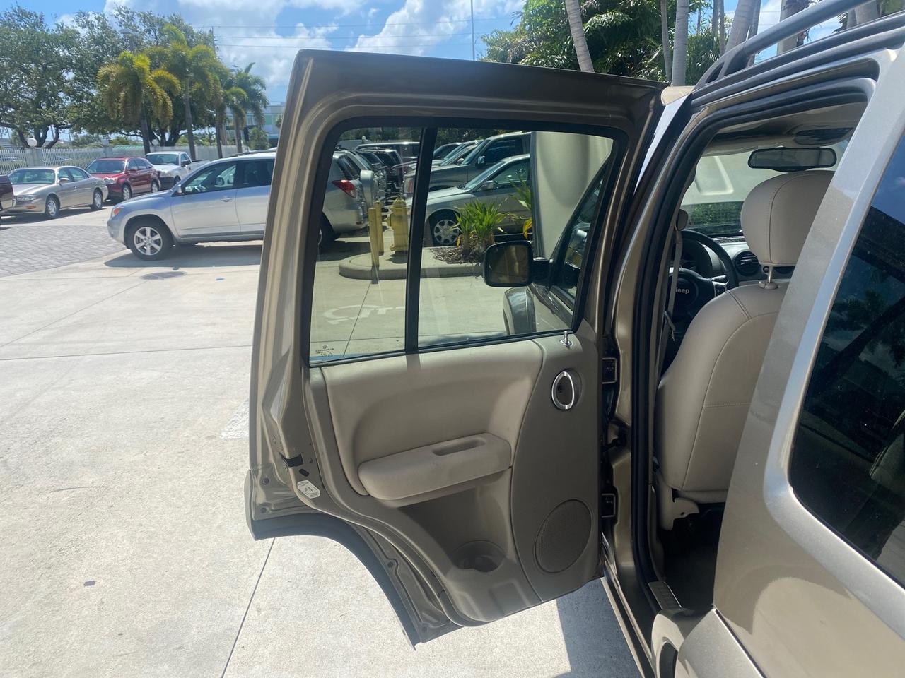 2003 Jeep Liberty Limited 1 OWNER LOW MILES 71,151 Pompano Beach FL