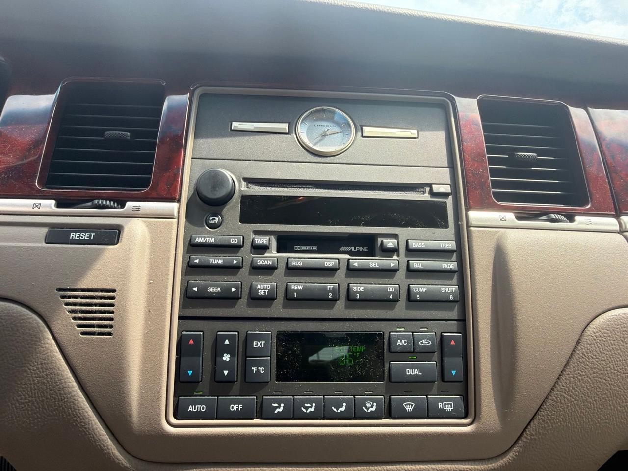 2003 Lincoln Town Car Cartier Gaithersburg MD